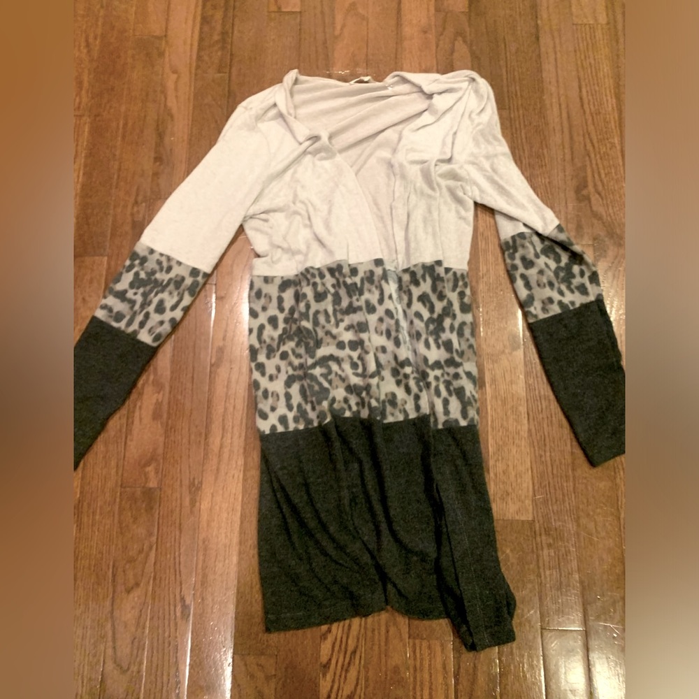 Multi pattern cardigan very warm and thin